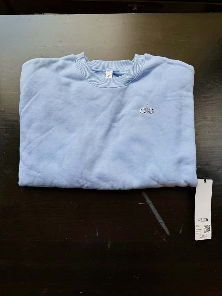 Alo Accolade Crew Neck Pullover Size M Seashell Blue NWT